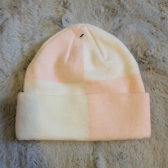 🎯nwt art class pink & ivory check winter hat - Picture 3 of 3